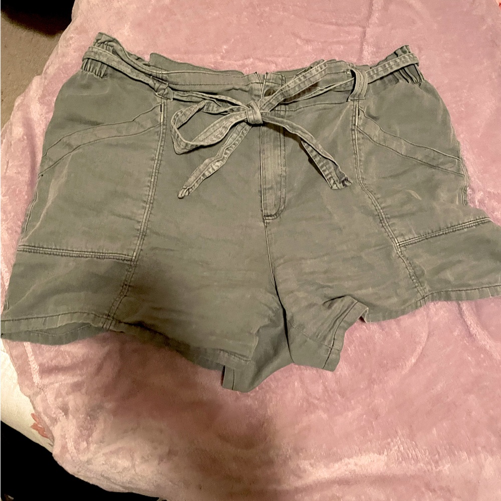 Grey shorts